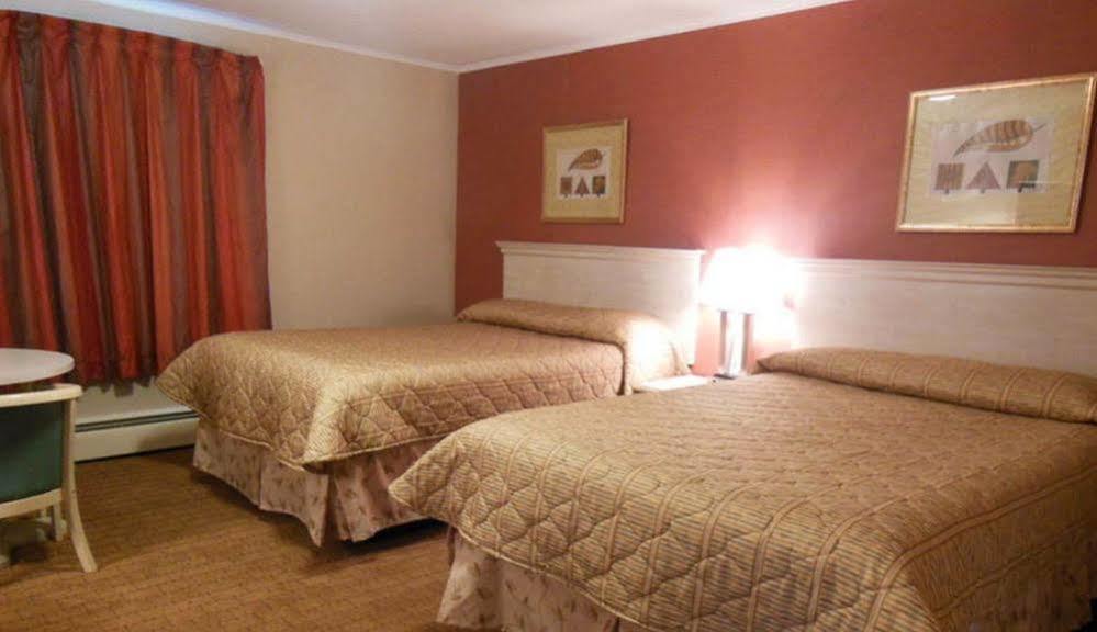 Ludlow Wilbraham Inn מראה חיצוני תמונה