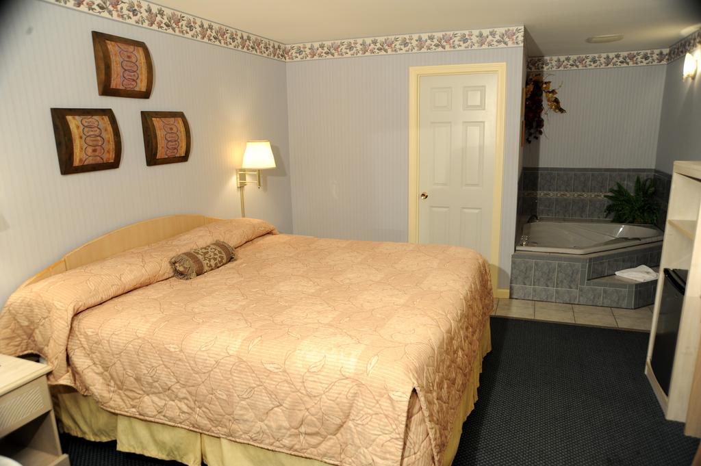 Ludlow Wilbraham Inn מראה חיצוני תמונה