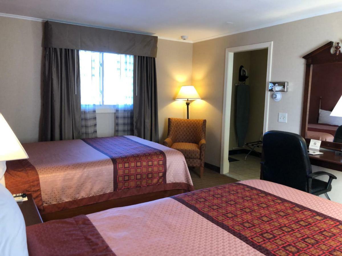 Ludlow Wilbraham Inn מראה חיצוני תמונה