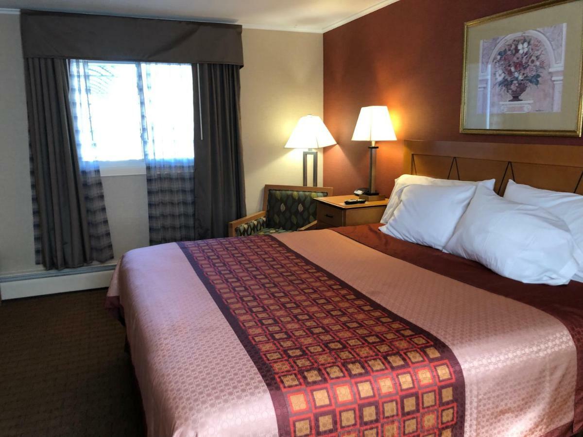 Ludlow Wilbraham Inn מראה חיצוני תמונה