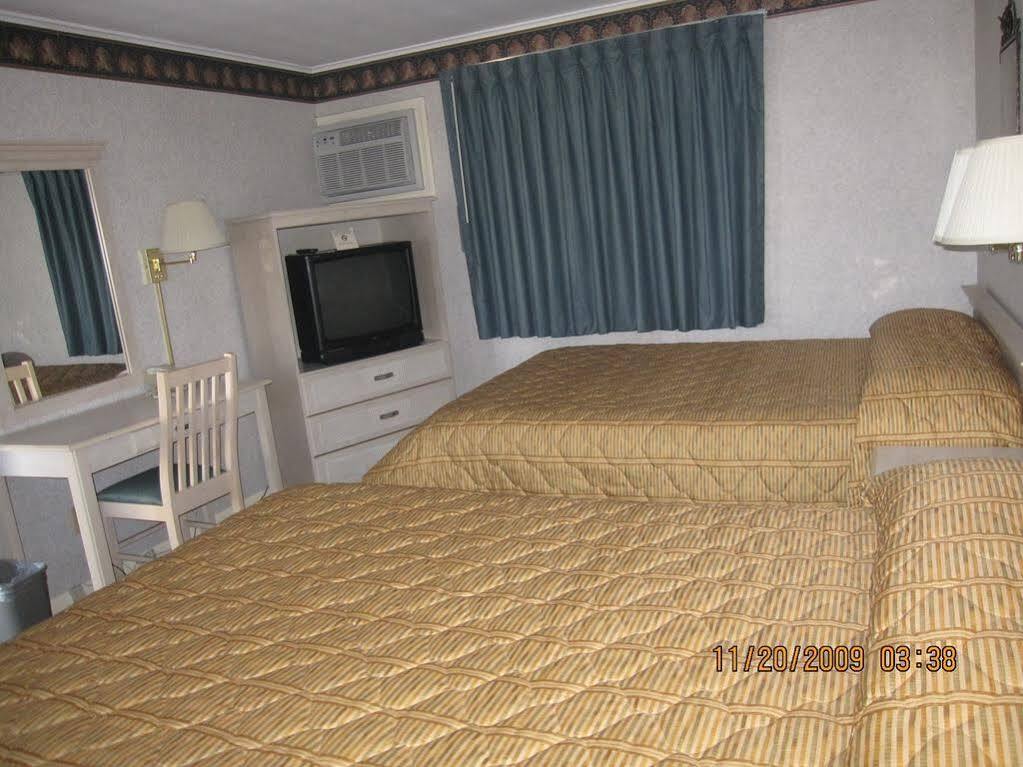 Ludlow Wilbraham Inn מראה חיצוני תמונה