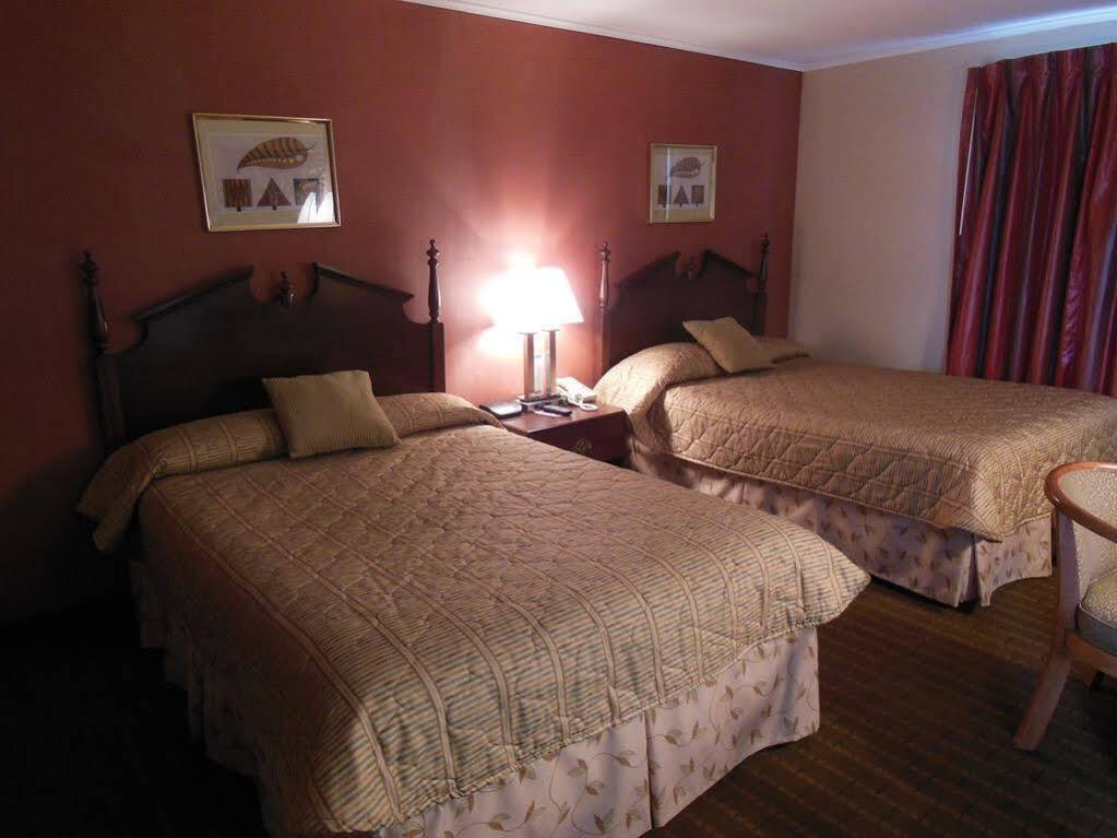 Ludlow Wilbraham Inn מראה חיצוני תמונה